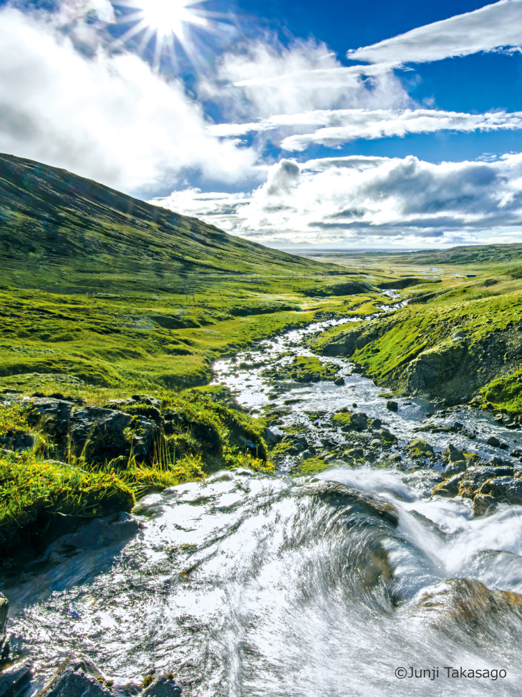 ダイキンAIRカレンダー 空気に抱かれる惑星（ほし）©Junji Takasago